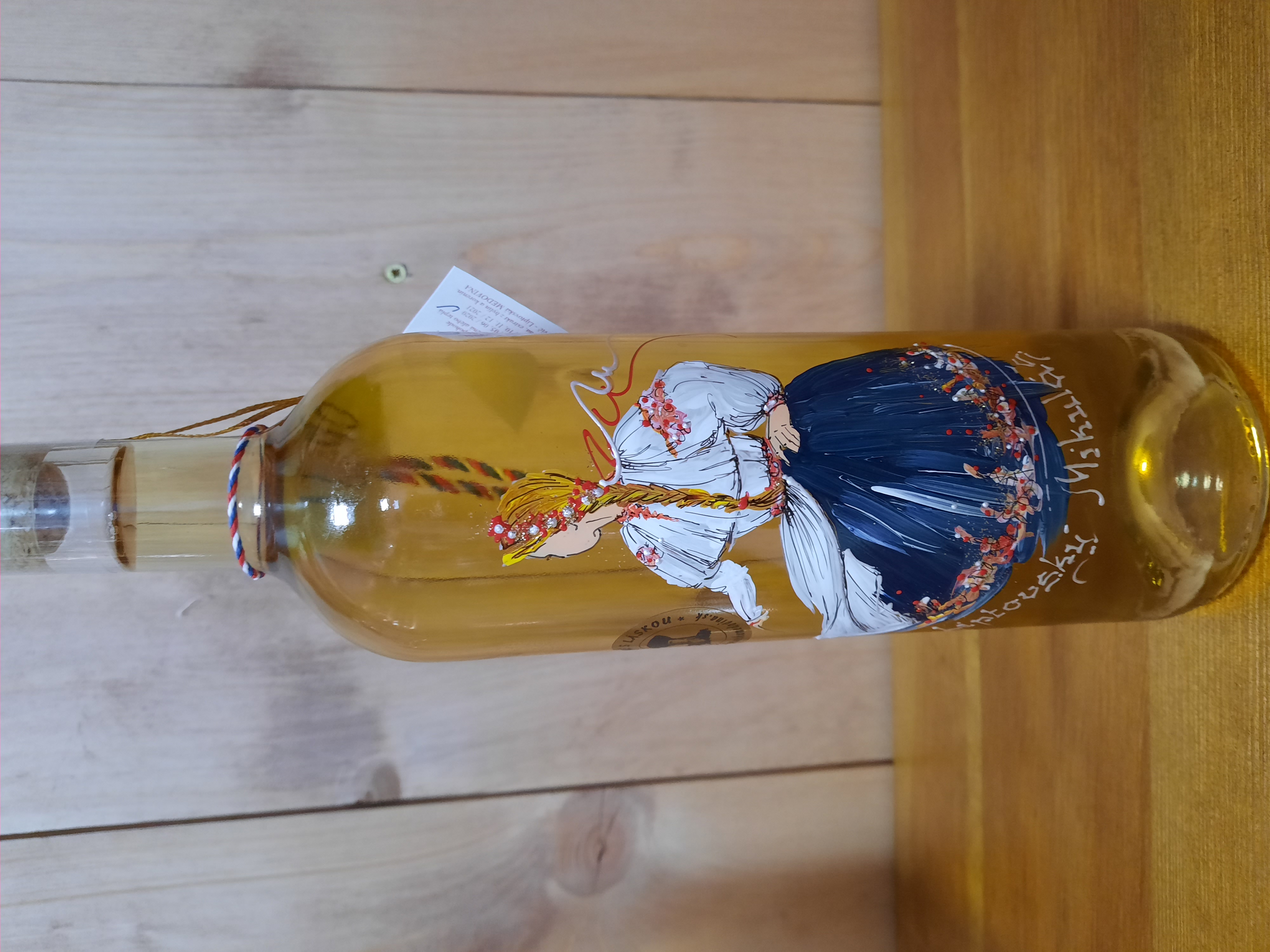 Liptovská medovina s folklórnym motívom