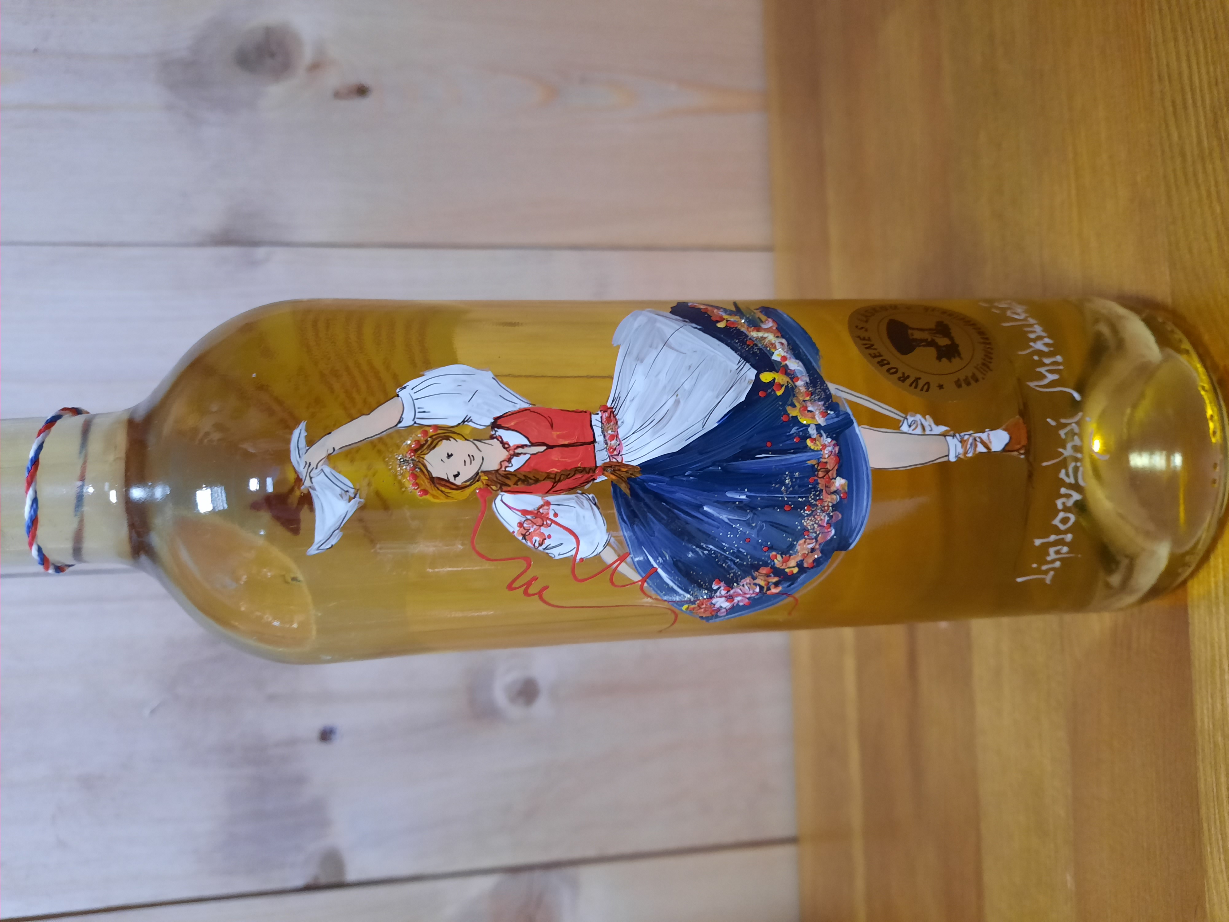 Liptovská medovina s folklórnym motívom